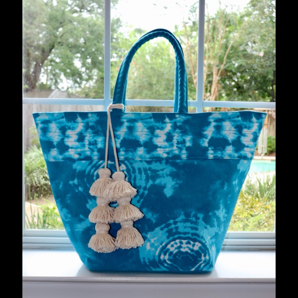 NO BOUNDARIES BLUE & WHITE TYE DYED CANVAS TOTE